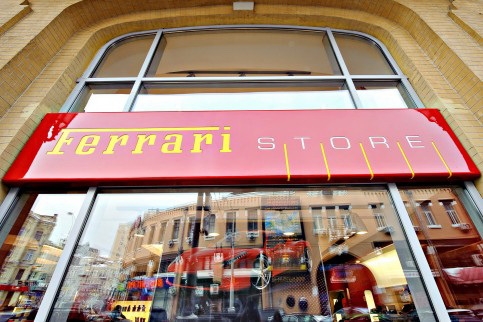   Ferrari Store  